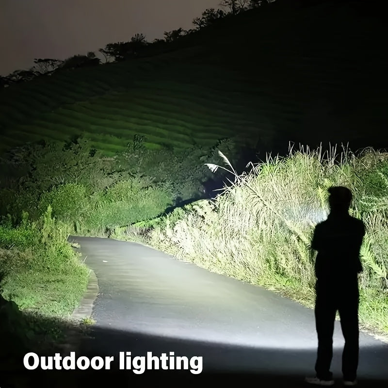 Linterna táctica LED de alto lumen con zoom ajustable y 3 modos de luz. Recargable, ideal para camping, senderismo y emergencias