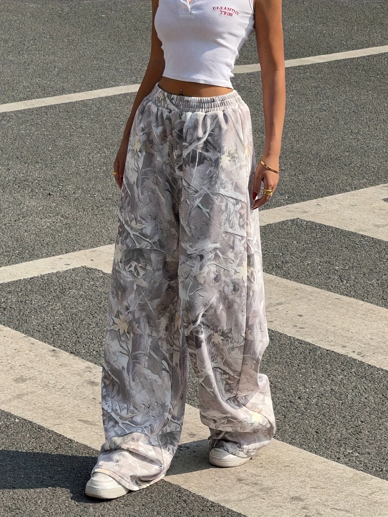 Pantalones Jogger Estampado Floral | Corte Holgado Otoño Invierno | Ticotrendy