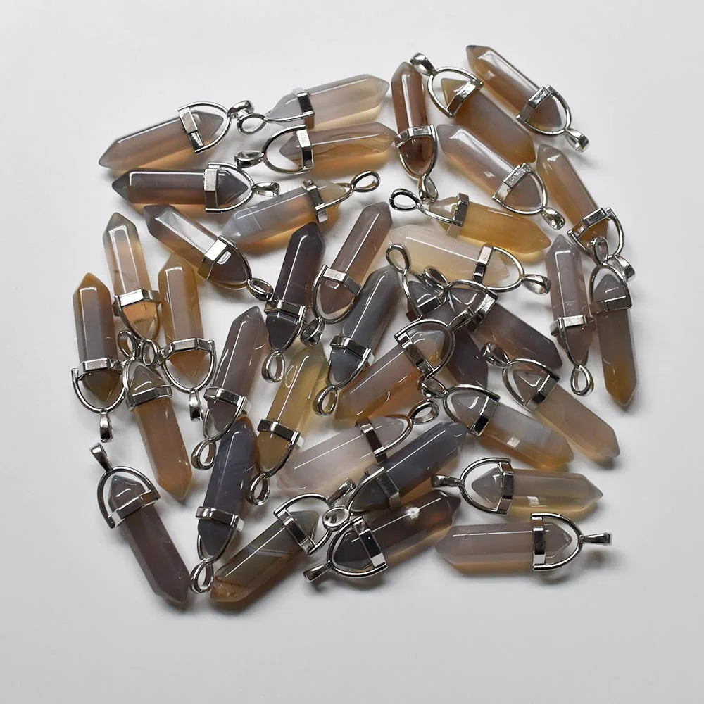 Venta al por mayor, 24 unids/lote, calidad de moda, surtido de piedra natural, dijes de pilar mezclados, colgantes y collares de chakra para hacer gratis