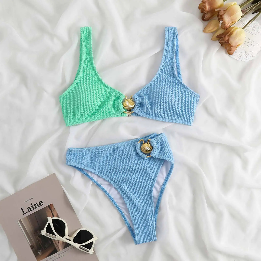 Bikini de Dos Piezas con Concha - Top Sexy para Playas de Guanacaste