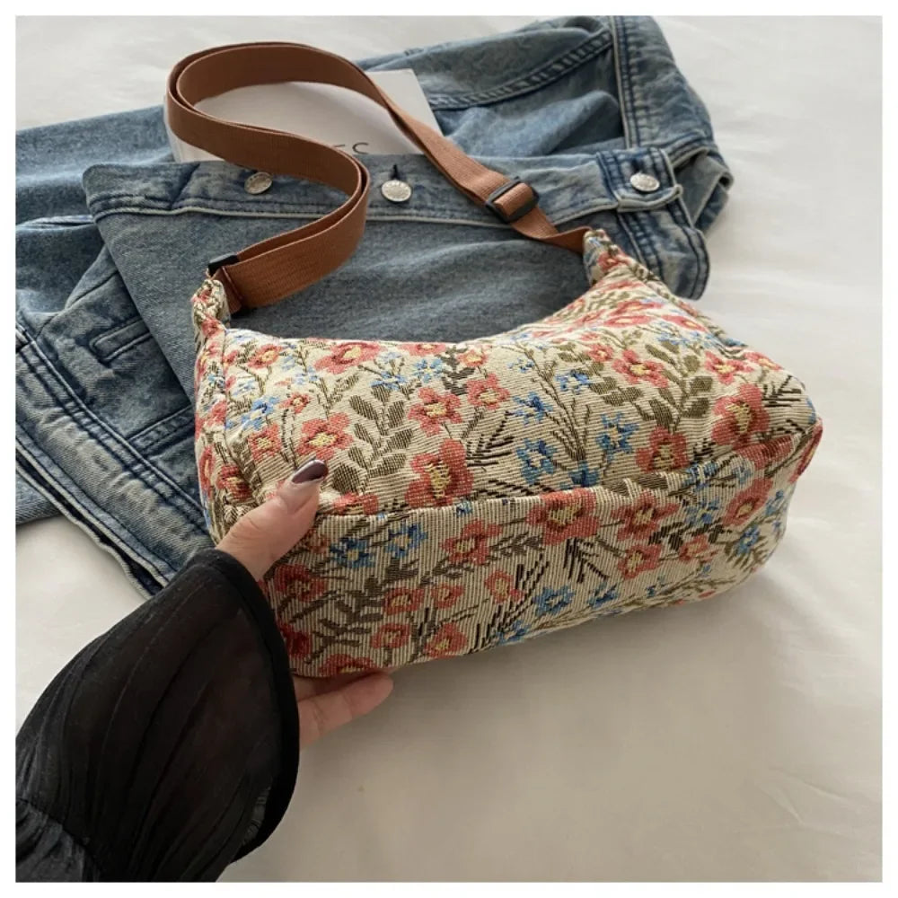 Bolso Bandolera Vintage Media Luna con Estampado Floral y Textura para Mujer