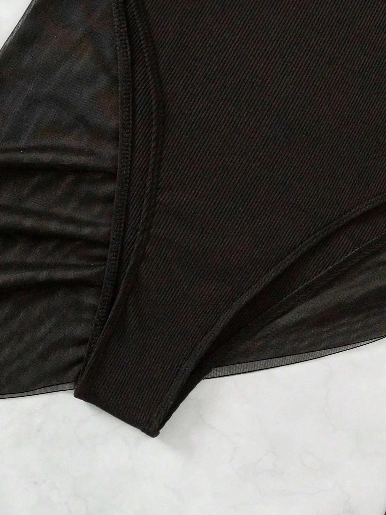 Bañador de Una Pieza Halter Recortado con Falda - Estilo Sexy y Monocromático