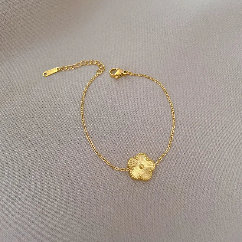 Pulseras con dijes de flores simples clásicas de acero inoxidable para mujeres y niñas, pulsera de flores de Color dorado, regalos de joyería para amigos