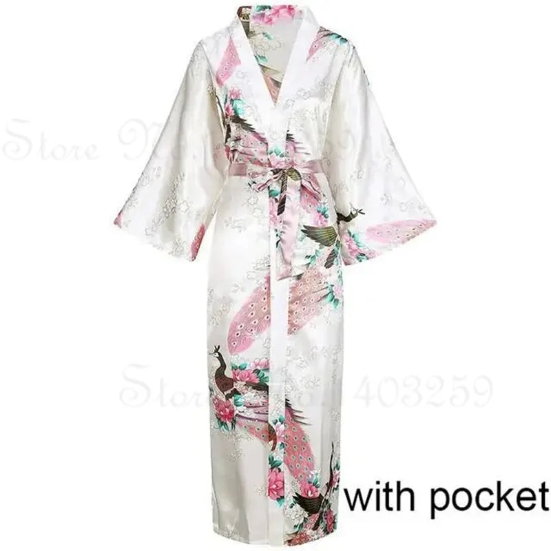 Bata Kimono Pavo Real y Flores | Talla Grande | Tico Trendy