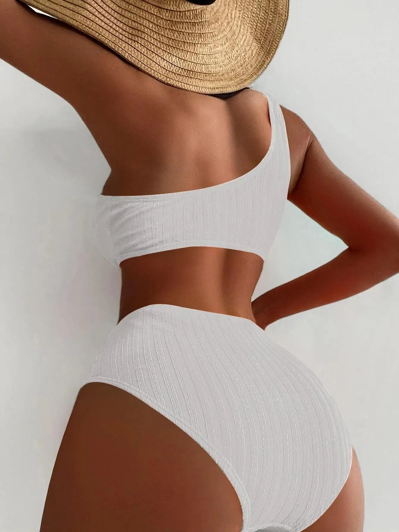 Bikini de Un Hombro y Tiro Alto - Conjunto Elegante para la Arena