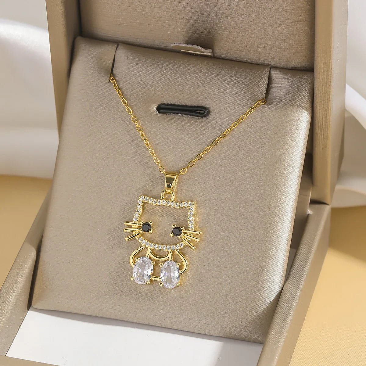 Sanrio lindo Hello Kitty collares con colgante de circón para mujeres niñas encantador gato de dibujos animados gatito cadena de acero inoxidable regalos de joyería
