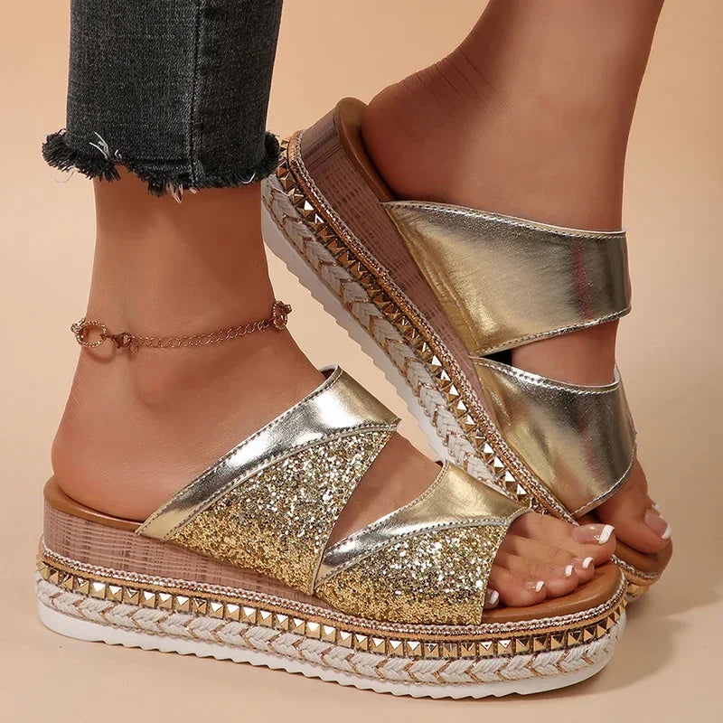 Sandalias de Cuña Doradas con Lentejuelas | Mujer