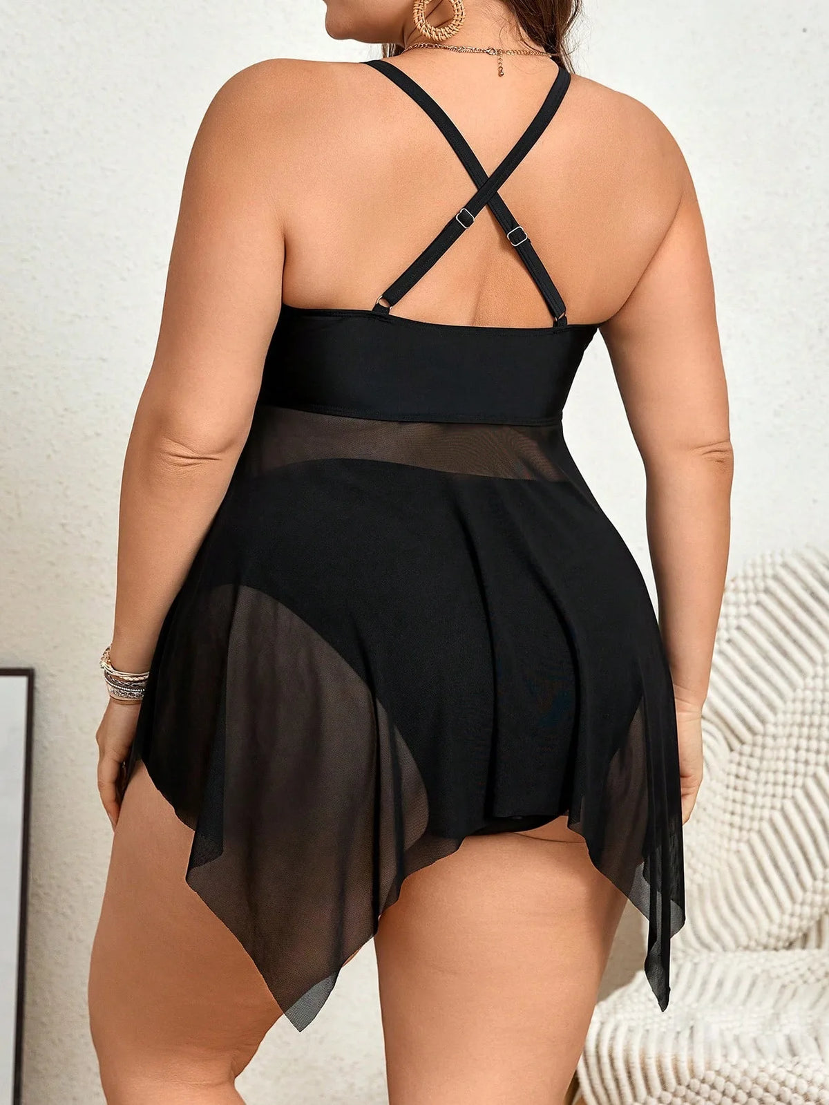 Tankini Negro con Detalles de Malla Estilo Brasileño