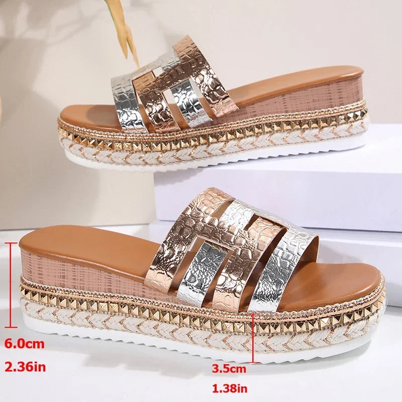 Sandalias de Cuña con Plataforma y Remaches de Colores