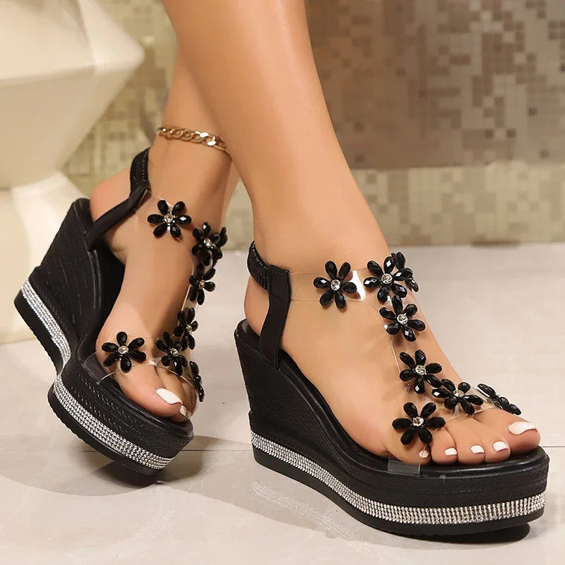 Sandalias de cuña con flores y diamantes de imitación para mujer, sandalias de plataforma gruesas con cristales de lujo, zapatos de fiesta de tacón súper alto de Pvc transparente, 2025