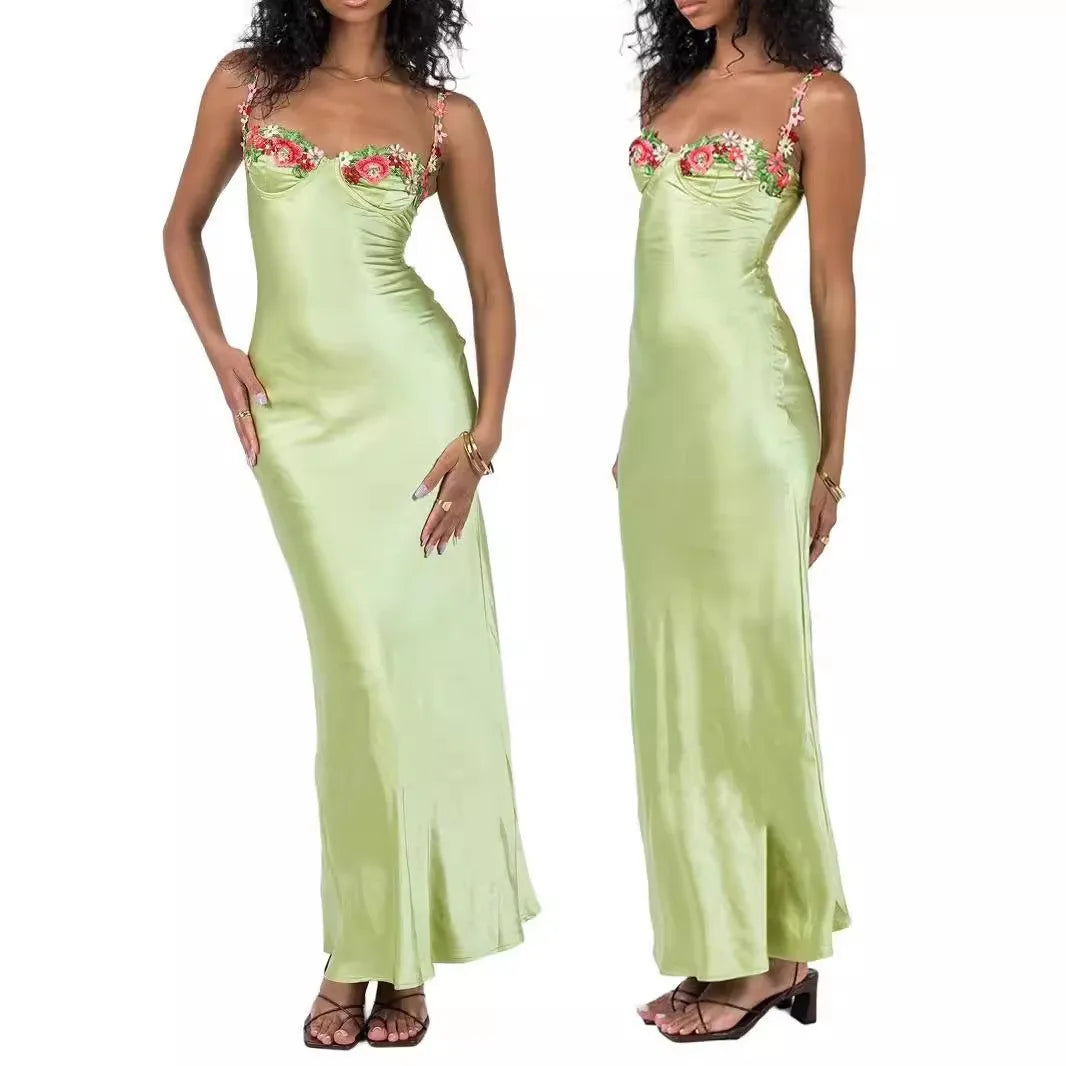 Vestido Bordado Sin Espalda con Volantes para Playa