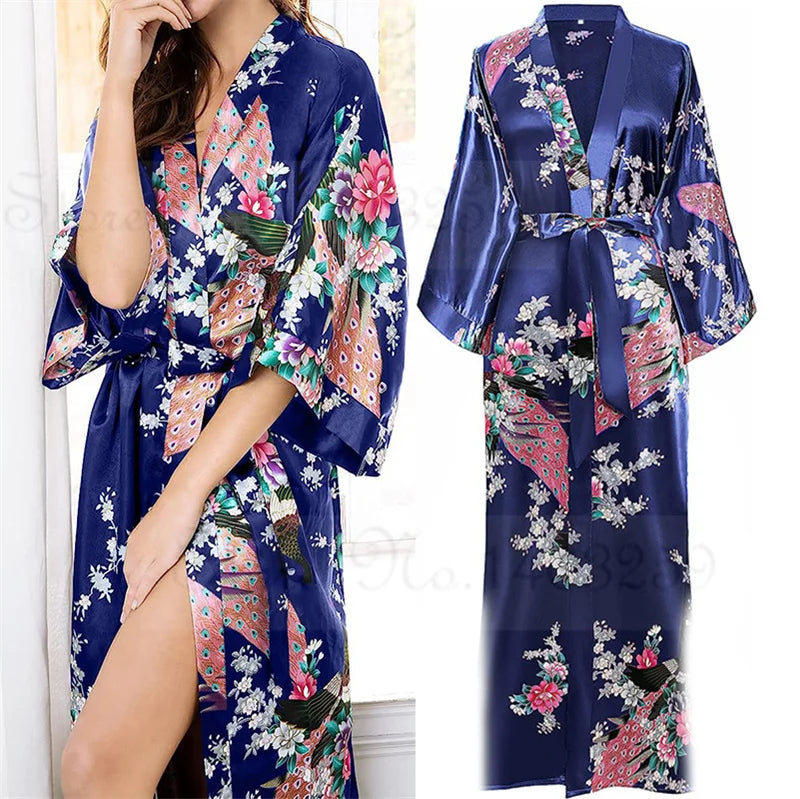 Bata Kimono Pavo Real y Flores | Talla Grande | Tico Trendy