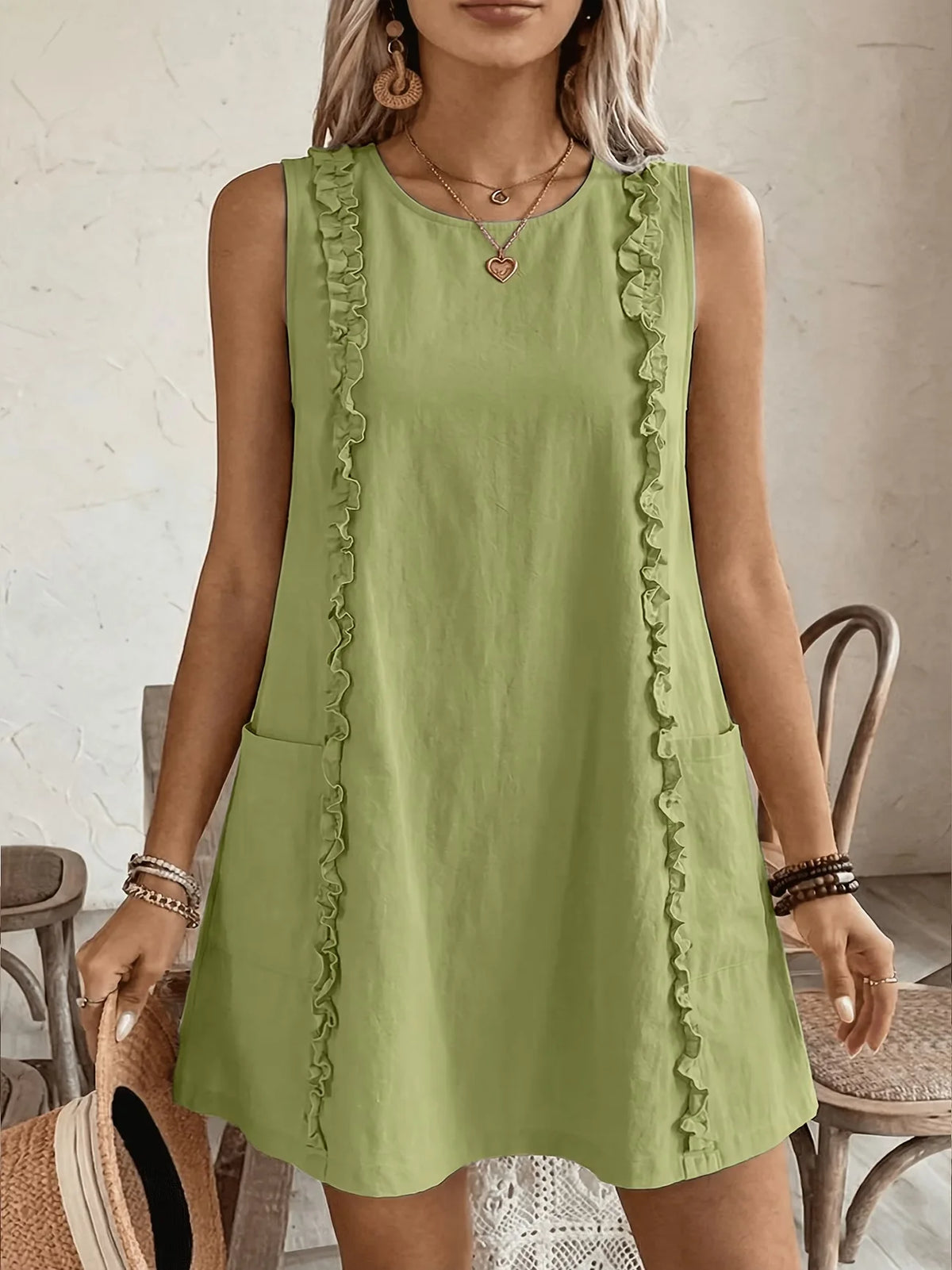 Vestido Corto Liso Sin Mangas con Bolsillos
