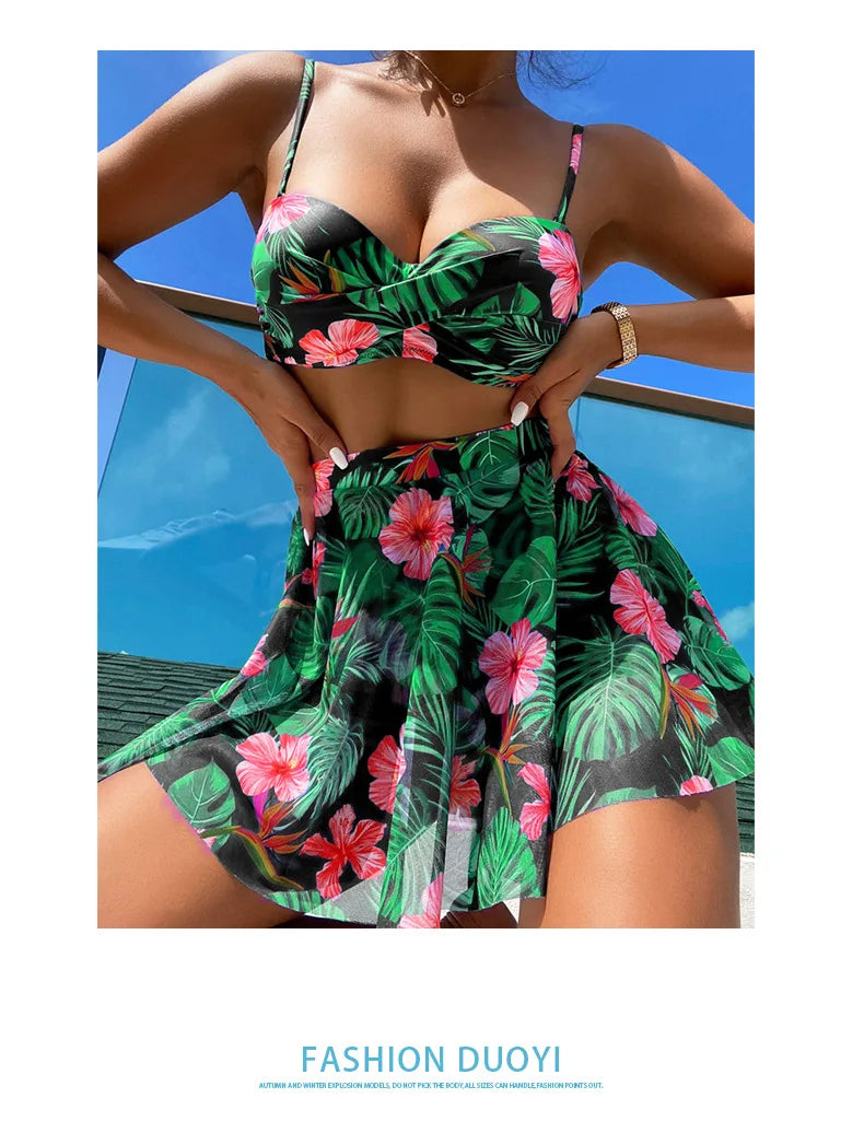 Bikini con Estampado Tropical y Falda - Para un Día en el Caribe