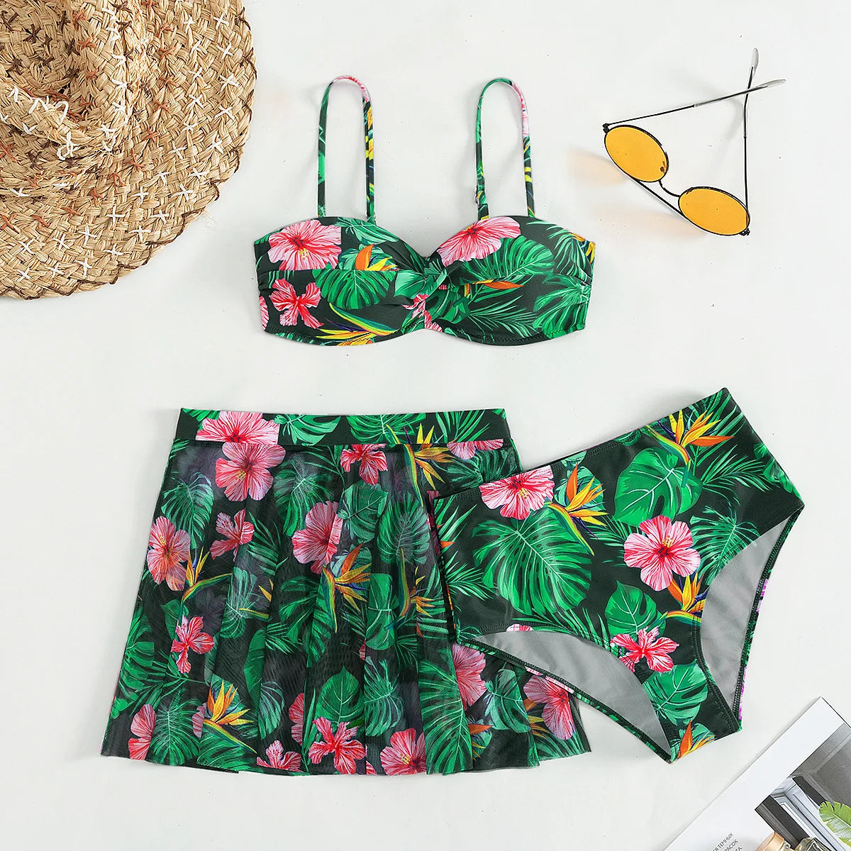 Bikini con Estampado Tropical y Falda - Para un Día en el Caribe
