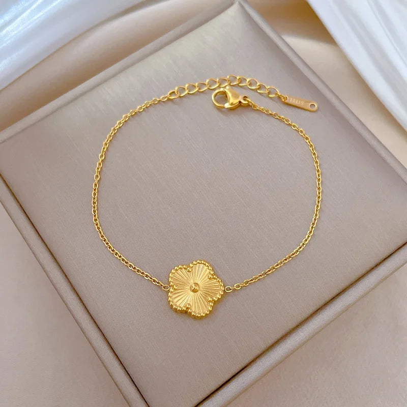 Pulseras con dijes de flores simples clásicas de acero inoxidable para mujeres y niñas, pulsera de flores de Color dorado, regalos de joyería para amigos