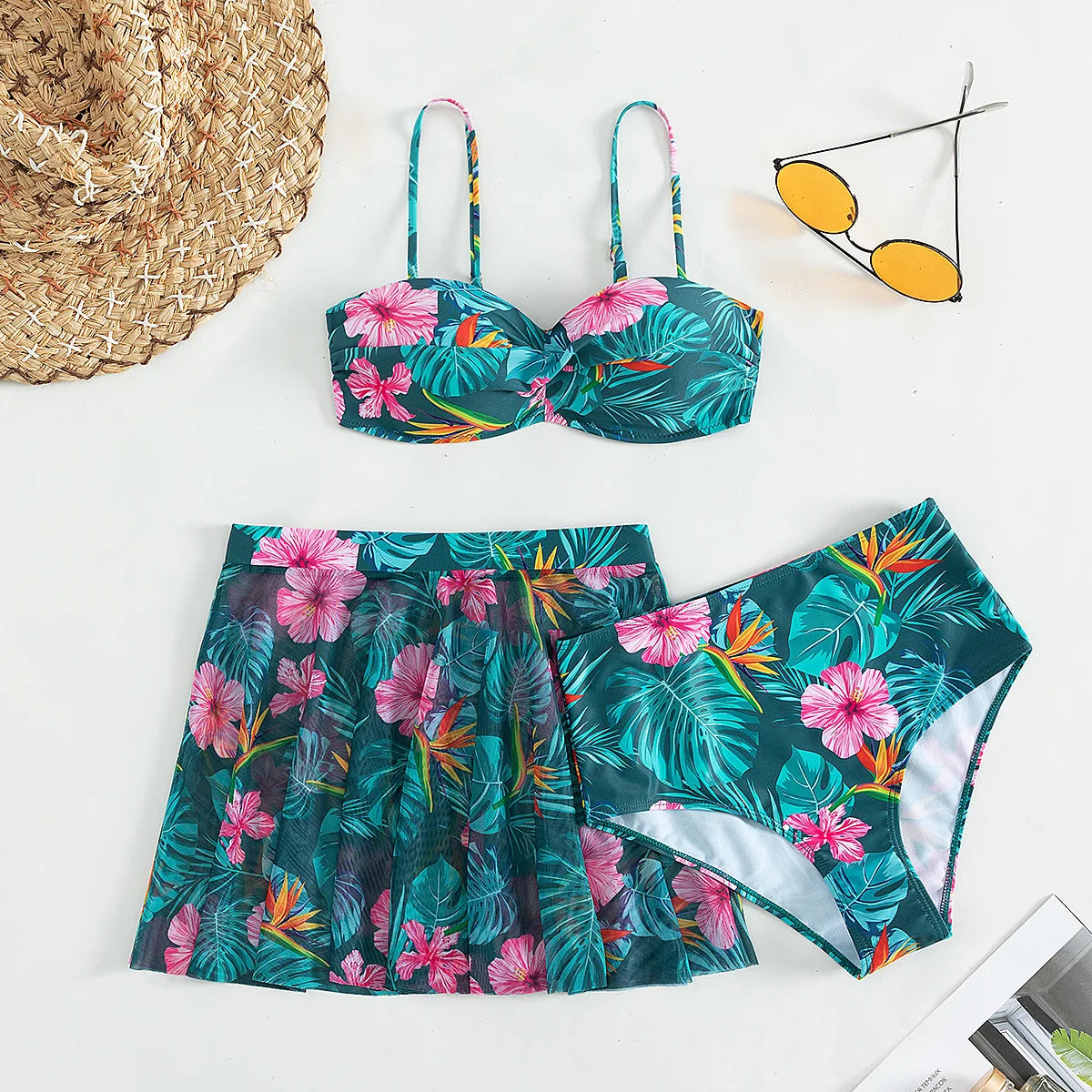 Bikini con Estampado Tropical y Falda - Para un Día en el Caribe
