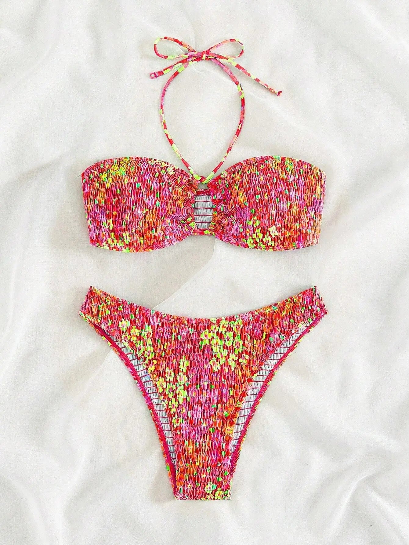 Bikini con Estampado Floral, Halter Ahumado y Parte Inferior de Tiro Alto