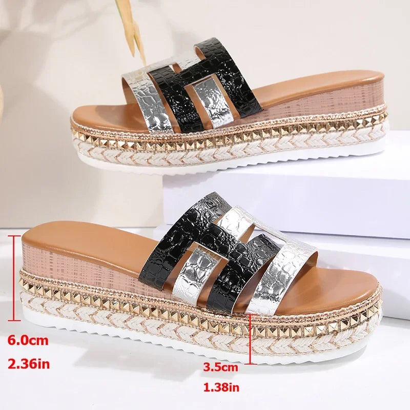 Sandalias de Cuña con Plataforma y Remaches de Colores