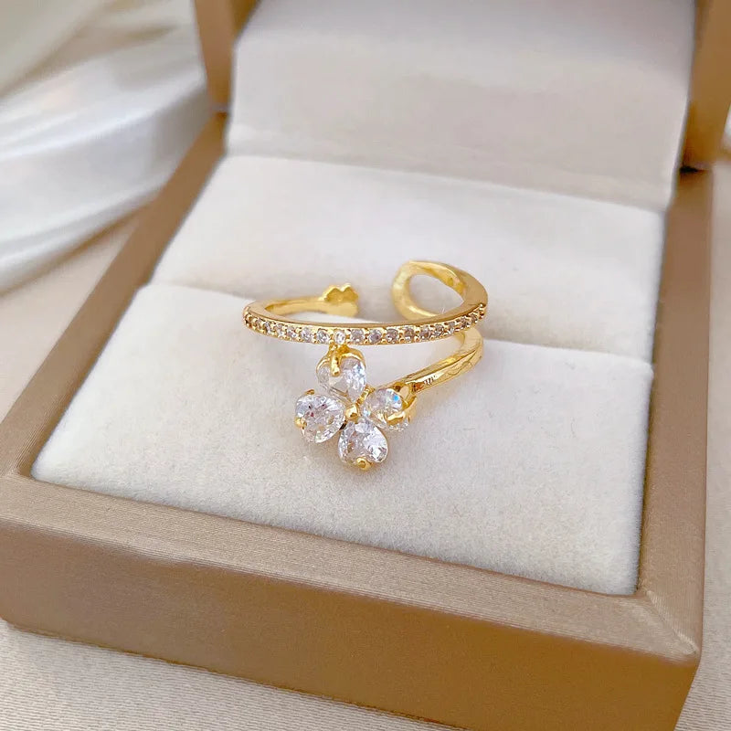 Anillos de cobre abiertos ajustables de trébol de circón brillante de lujo para mujeres y niñas, accesorios de anillo de dedo de la suerte de Color dorado, regalos