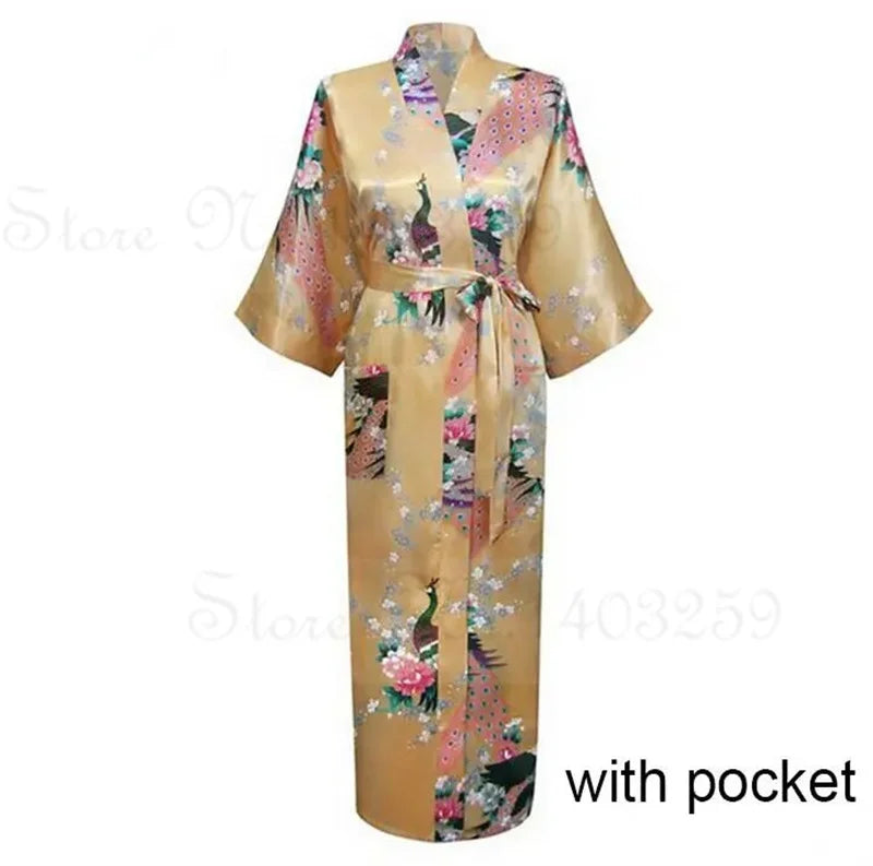 Bata Kimono Pavo Real y Flores | Talla Grande | Tico Trendy