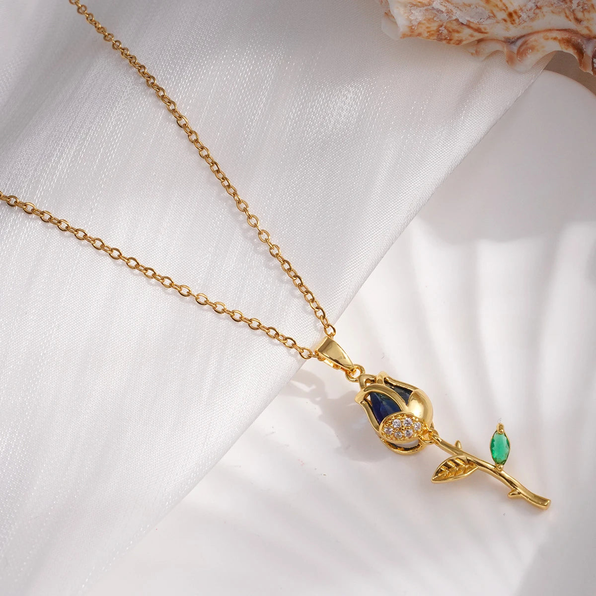 Collares con colgante de flor de tulipán y circonita colorida para mujer, cadena de acero inoxidable dulce brillante, abalorio de Color dorado, regalo de joyería