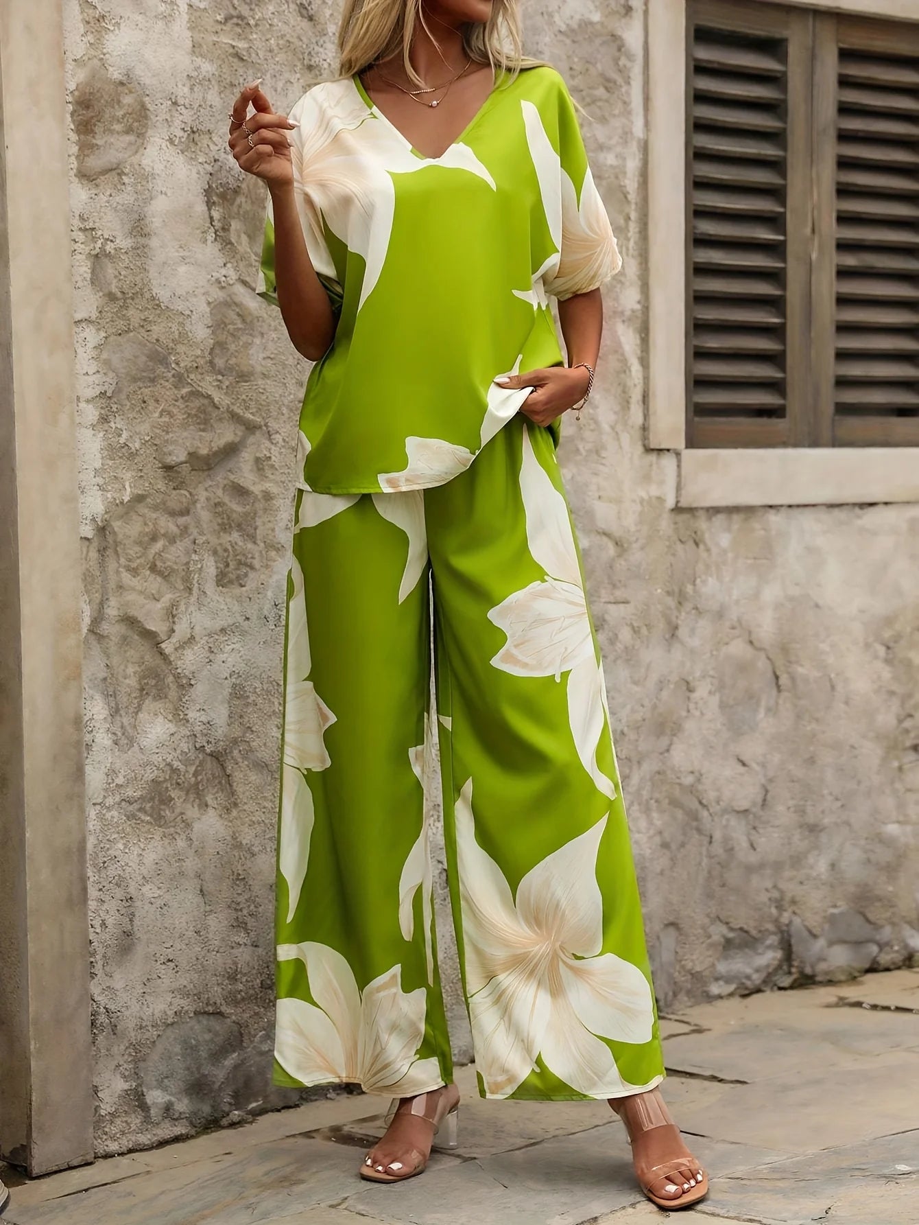 Conjunto de Verano Mujer | Estampado Floral y Shorts | Color Verde