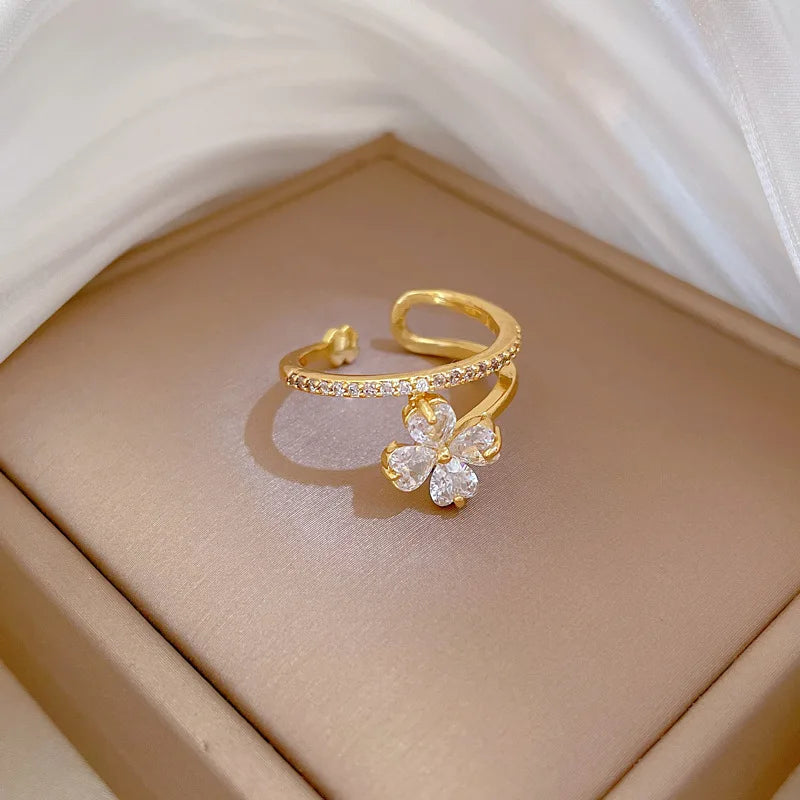 Anillos de cobre abiertos ajustables de trébol de circón brillante de lujo para mujeres y niñas, accesorios de anillo de dedo de la suerte de Color dorado, regalos