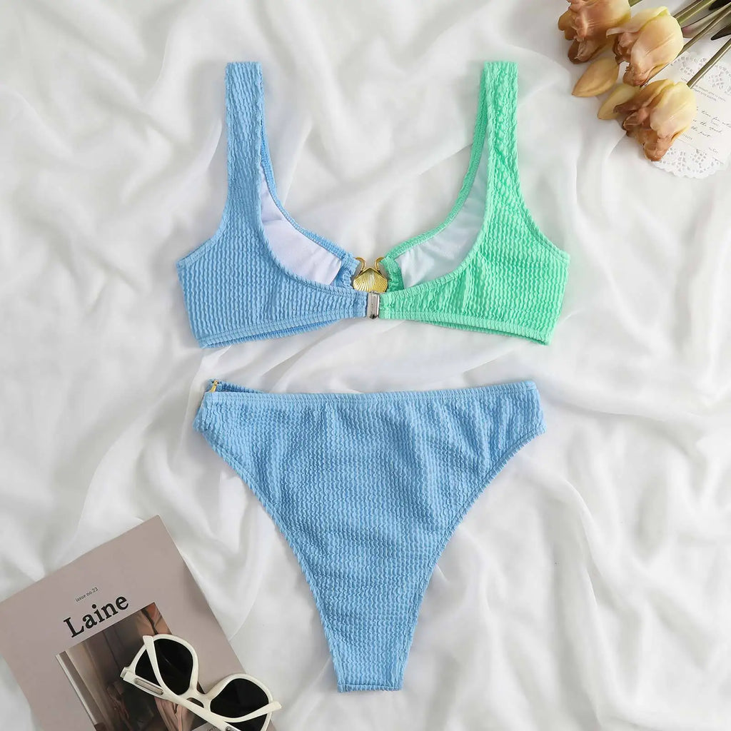 Bikini de Dos Piezas con Concha - Top Sexy para Playas de Guanacaste