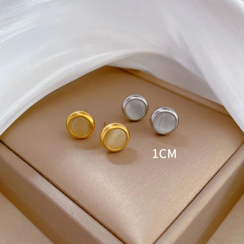 Pendientes redondos simples de piedra lunar para mujeres y hombres, accesorios para las orejas de acero inoxidable de ensueño, regalos de joyería para amigos y amantes