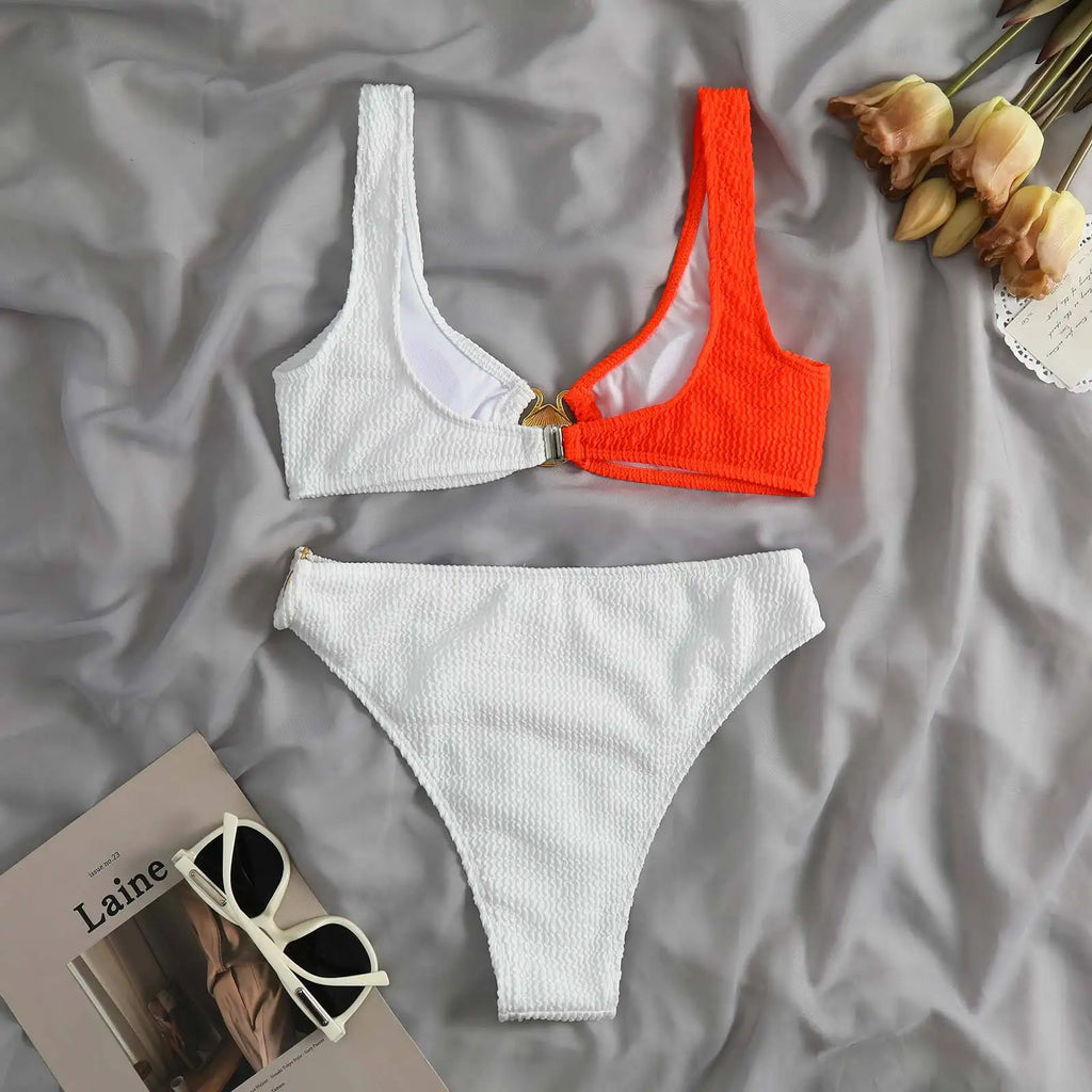 Bikini de Dos Piezas con Concha - Top Sexy para Playas de Guanacaste