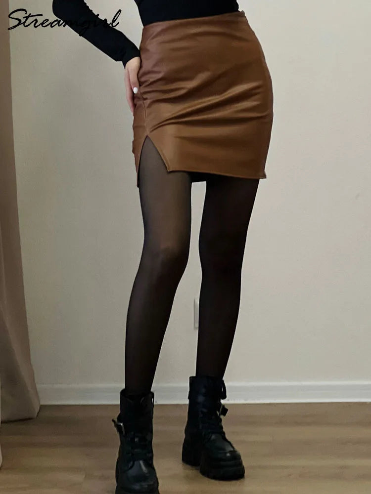 Falda Corta de Cuero | Cremallera y Talle Alto | Sexy Casual