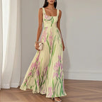 Vestido Largo Bohemio Floral con Cuello Cuadrado y Tirantes Finos