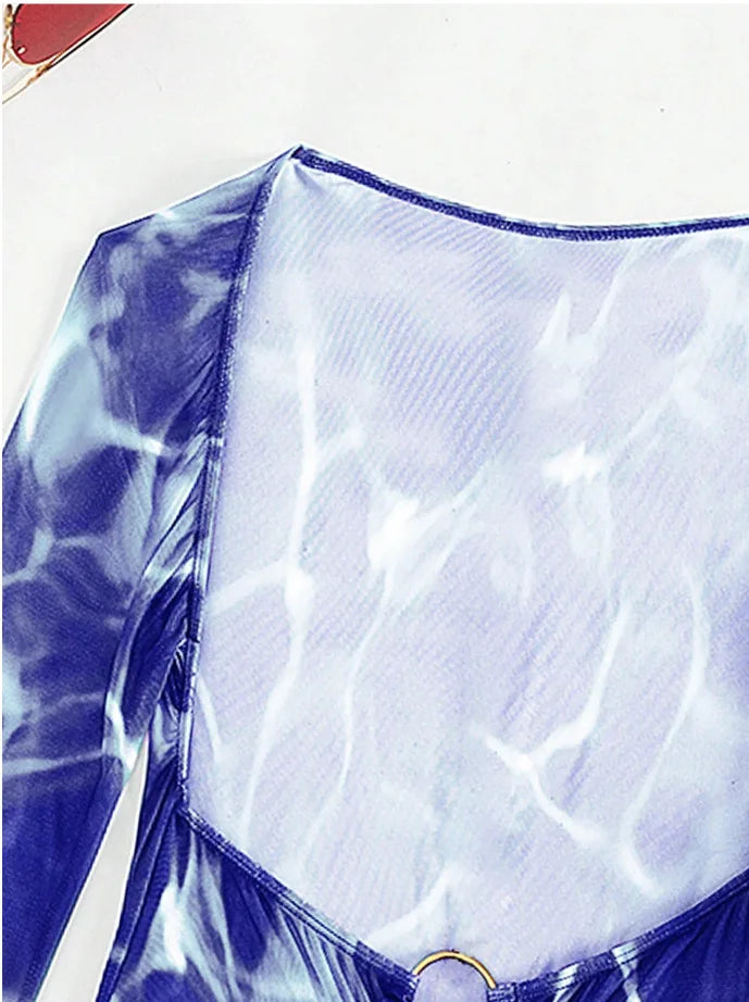 Conjunto de Tres Piezas - Bikini y Cover Up para la Arena