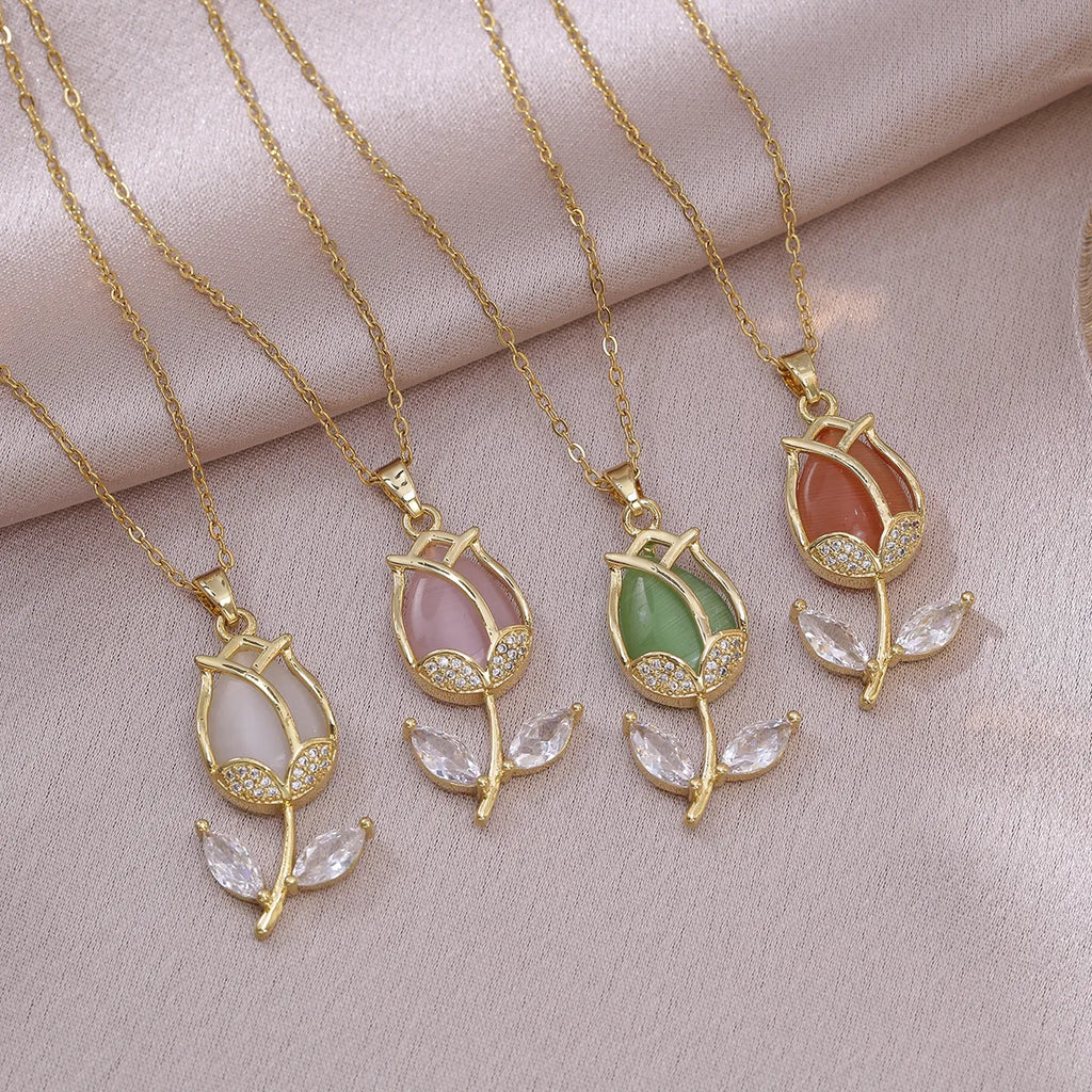 Collar Dorado con Flor Tulipán Circonita Piedra Lunar | Ticotrendy