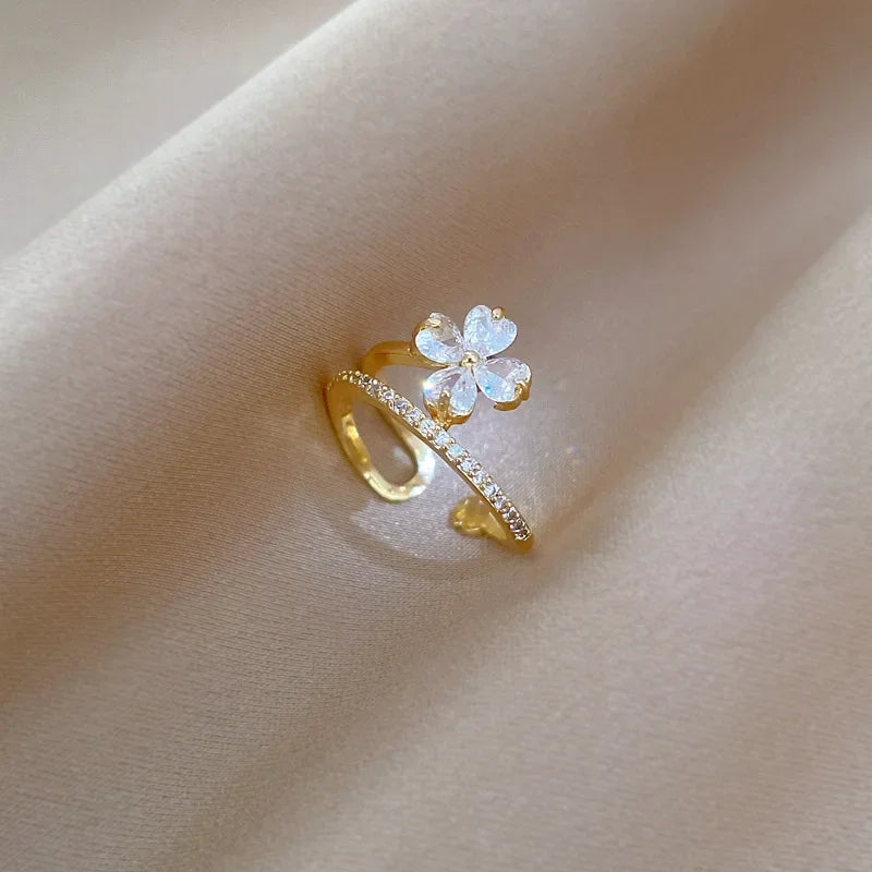 Anillos de cobre abiertos ajustables de trébol de circón brillante de lujo para mujeres y niñas, accesorios de anillo de dedo de la suerte de Color dorado, regalos