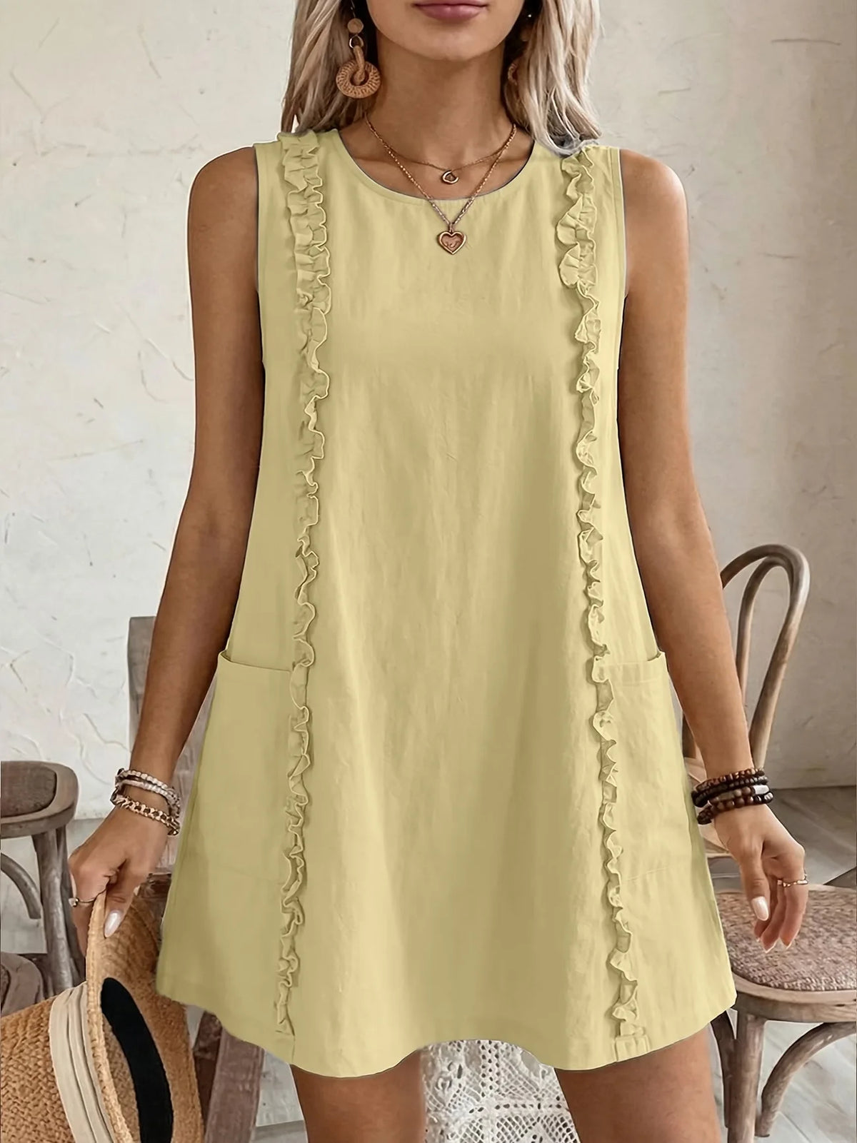 Vestido Corto Liso Sin Mangas con Bolsillos