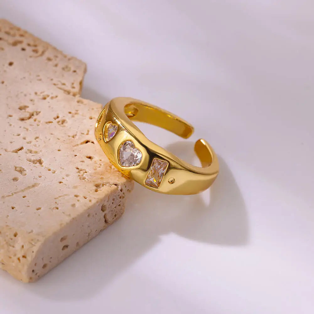Anillo Ticotrendy Texturizado | Circón Cúbico | Acero Inox Oro | Joyería Boda