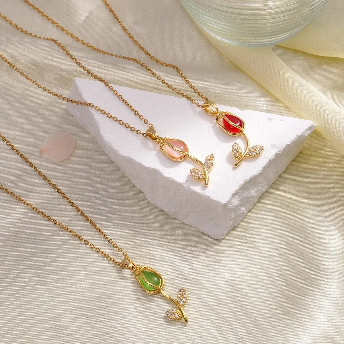 Collares románticos con colgante de flor de tulipán y circonita de piedra lunar para mujeres y niñas, cadena de acero inoxidable de Color dorado, accesorio de joyería, regalo