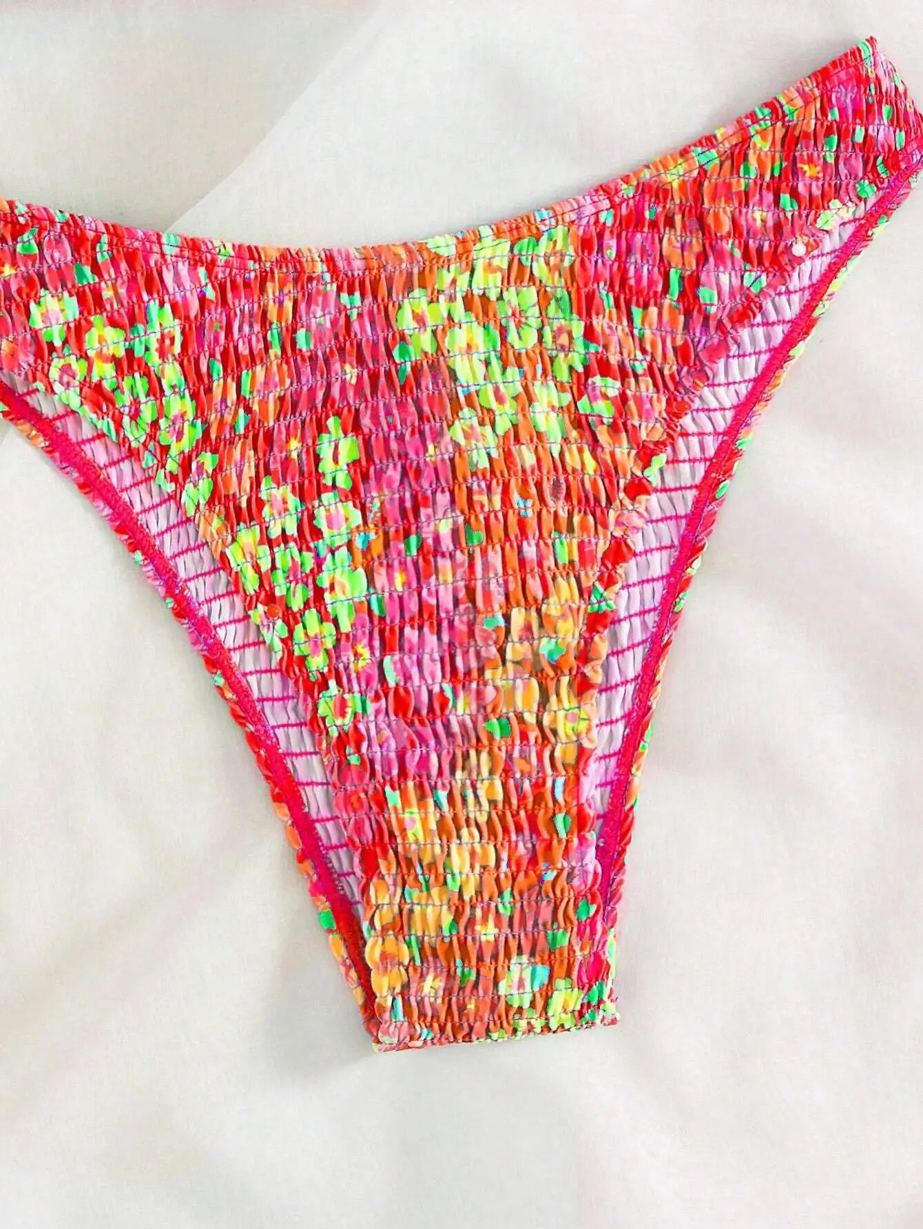 Bikini con Estampado Floral, Halter Ahumado y Parte Inferior de Tiro Alto