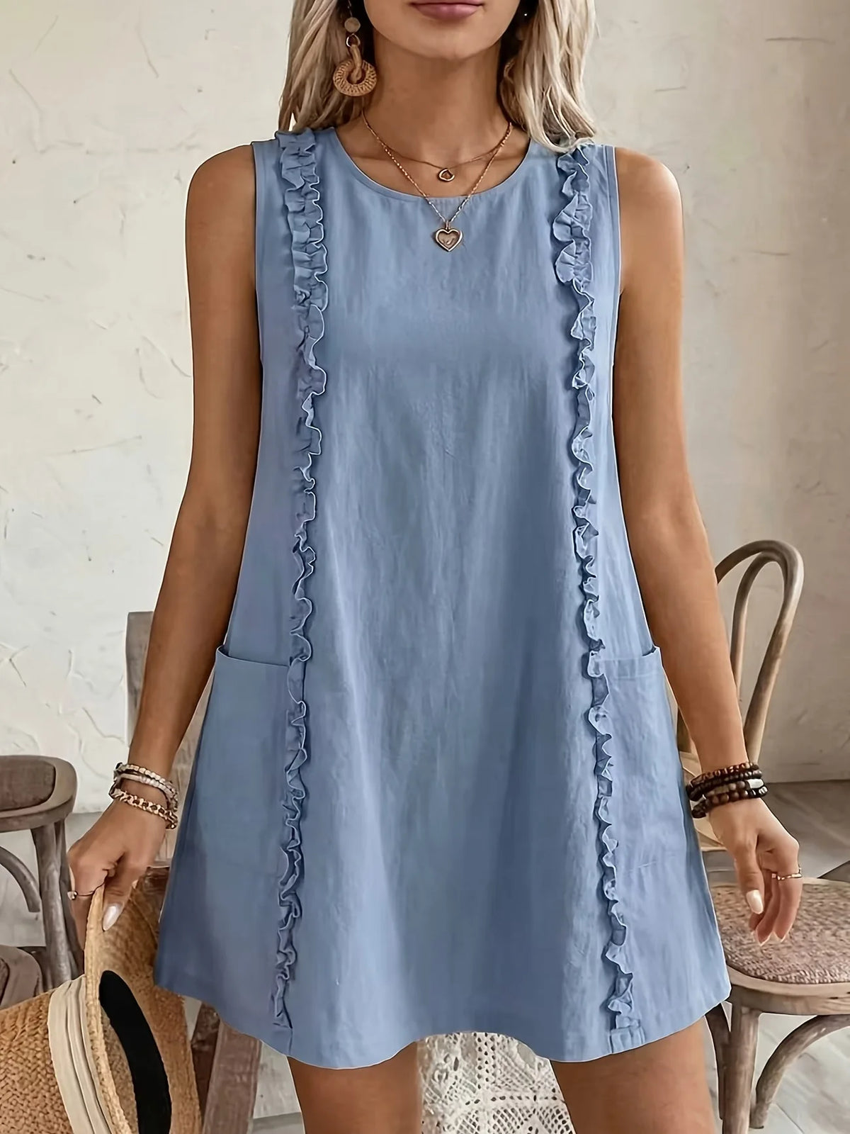 Vestido Corto Liso Sin Mangas con Bolsillos