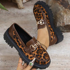 Mocasines de Leopardo Retro con Plataforma | Gamuza y Detalle Metálico | Punta Redonda