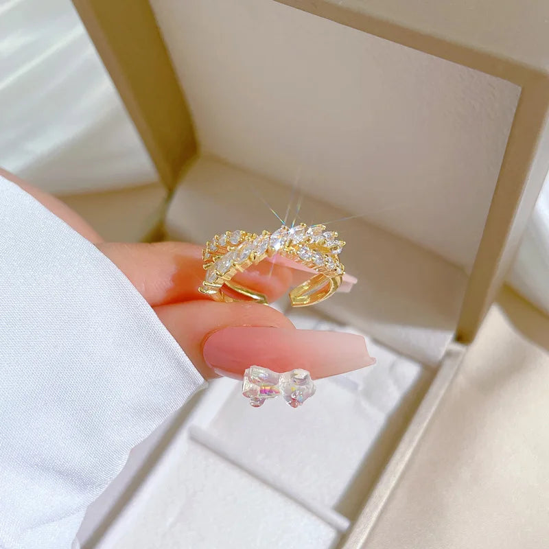 Anillos cruzados de circón de lujo a la moda para mujeres y niñas, anillo de dedo de cobre abierto ajustable de Color dorado, accesorios, regalos para amantes