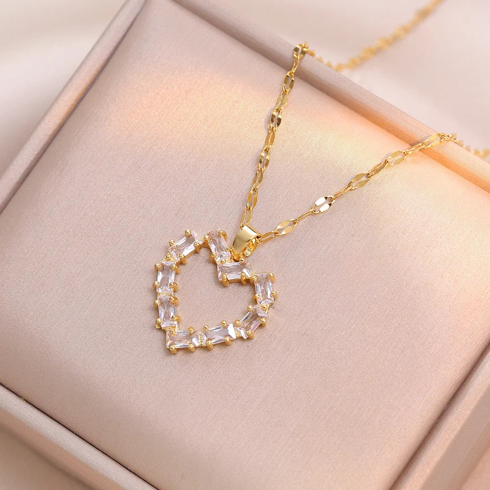 Collar de Corazón con Circón | Elegancia Minimalista en Acero Inoxidable