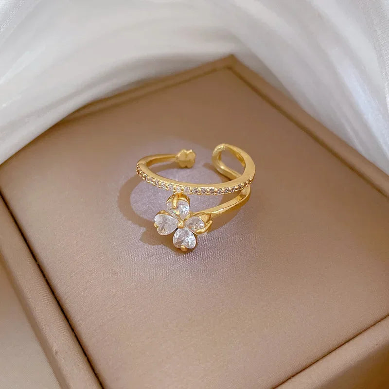 Anillos de cobre abiertos ajustables de trébol de circón brillante de lujo para mujeres y niñas, accesorios de anillo de dedo de la suerte de Color dorado, regalos