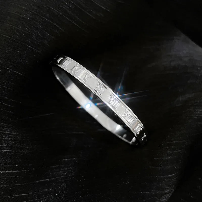 Brazalete Números Romanos Vintage | Acero Inox. Lujo Dorado/Plata | Pulsera Abrible | Ticotrendy