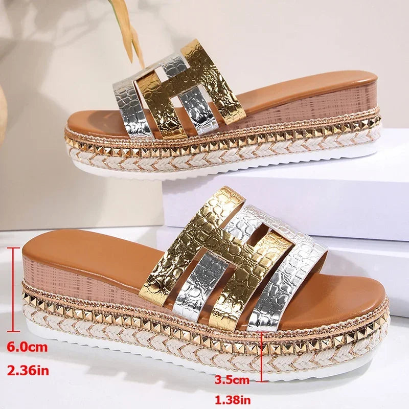 Sandalias de Cuña con Plataforma y Remaches de Colores