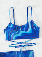 Bikini con Estampado Ondulado y Falda - Conjunto Práctico y Bonito