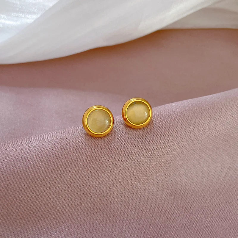 Pendientes redondos simples de piedra lunar para mujeres y hombres, accesorios para las orejas de acero inoxidable de ensueño, regalos de joyería para amigos y amantes