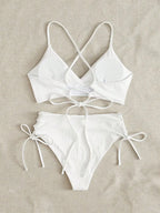 Bikini con Cordones y Cuello en V Profundo - Triangulares